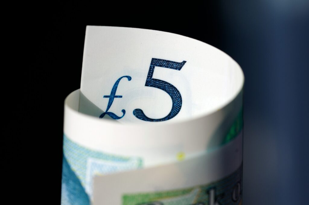 A five pound note.